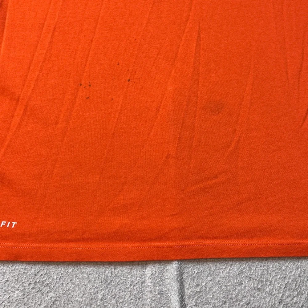 Nike‎ Shirt Mens M Orange Dri-FIT Short Sleeve Graphic Tee 705186-891 Swoosh